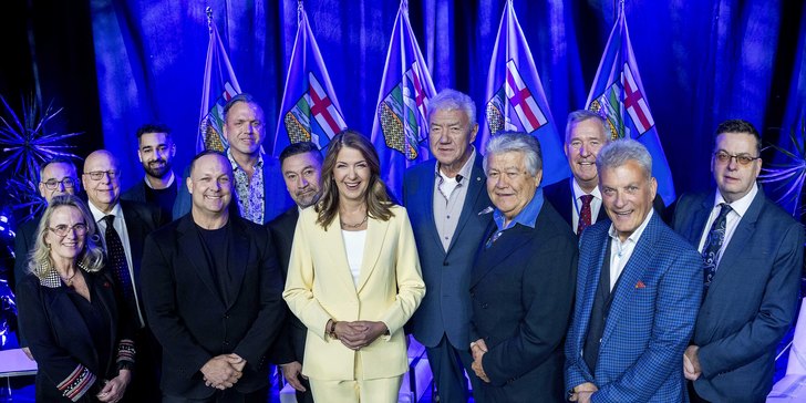 UCP supporters with Danielle Smith at the Central Alberta Leader's Dinner
